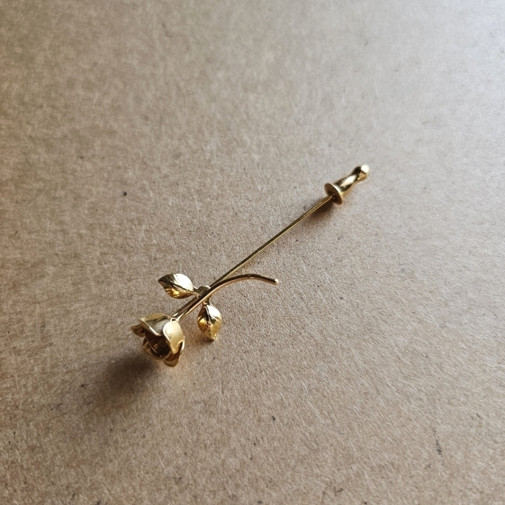 🌹 Monet vintage gold tone elegant rose stick pin - Picture 1 of 4